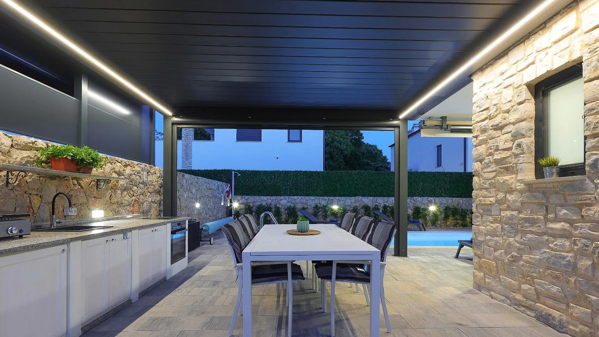 Semesterbostad Holiday House Zoroo With Private Pool Sveti Anton  Kroatien