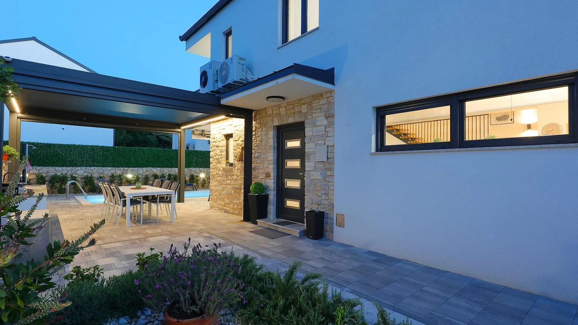 Semesterbostad Holiday House Zoroo With Private Pool Sveti Anton